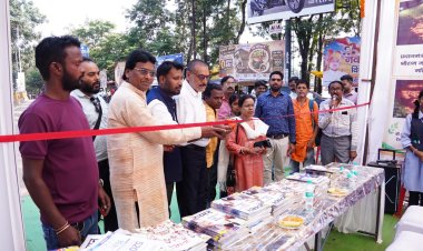 *जनसंपर्क विभाग के स्टॉल में दिखी सुशासन और जनकल्याणकारी योजनाओं की झलक*