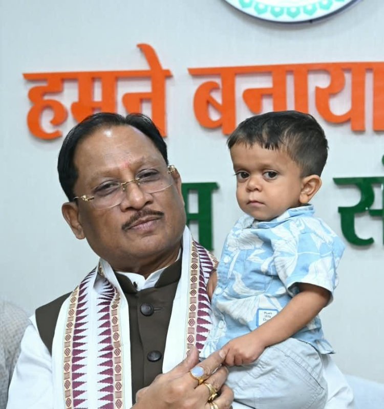 *मुख्यमंत्री साय की संवेदनशील पहल से दुर्लभ बीमारी से जूझ रहे 10 वर्षीय रिमोन के परिवार में जगी नई उम्मीद*