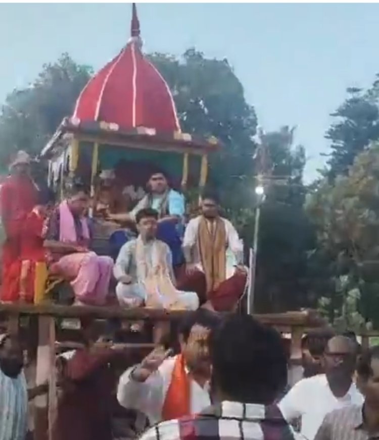 *शाही रथ पर सवार होकर निकले भगवान बालाजी, रावण दहन के साथ जशपुर दशहरा महोत्सव का समापन*