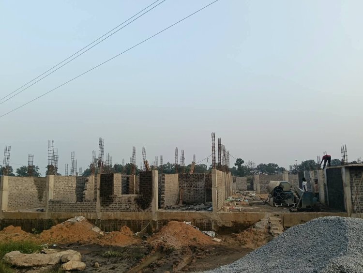 *मुख्यमंत्री विष्णुदेव साय के निर्देश पर छात्रावास भवन निर्माण कार्य में तेजी*
