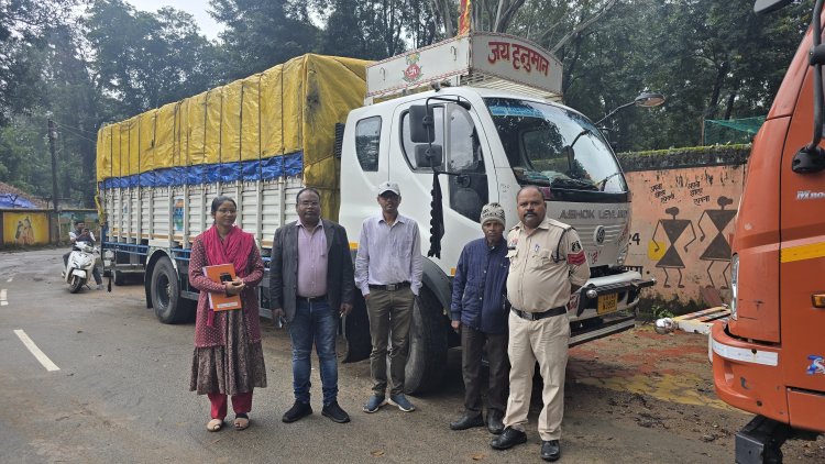*झारखंड के गुमला से दो ट्रकों में भरकर जशपुर के बगीचा लाया जा रहा, 400 बोरी अवैध धान पकड़ाया*